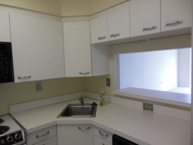 Building Photo - Dazzling Executive Suite in Buckhead!