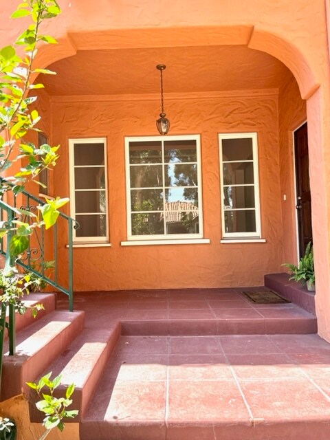 Front Porch - 1115 S La Peer Dr