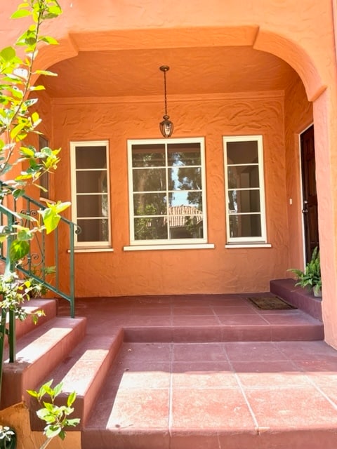 Front Porch - 1115 S La Peer Dr