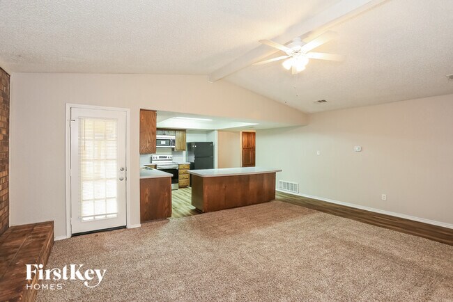Building Photo - 4817 Crest Drive