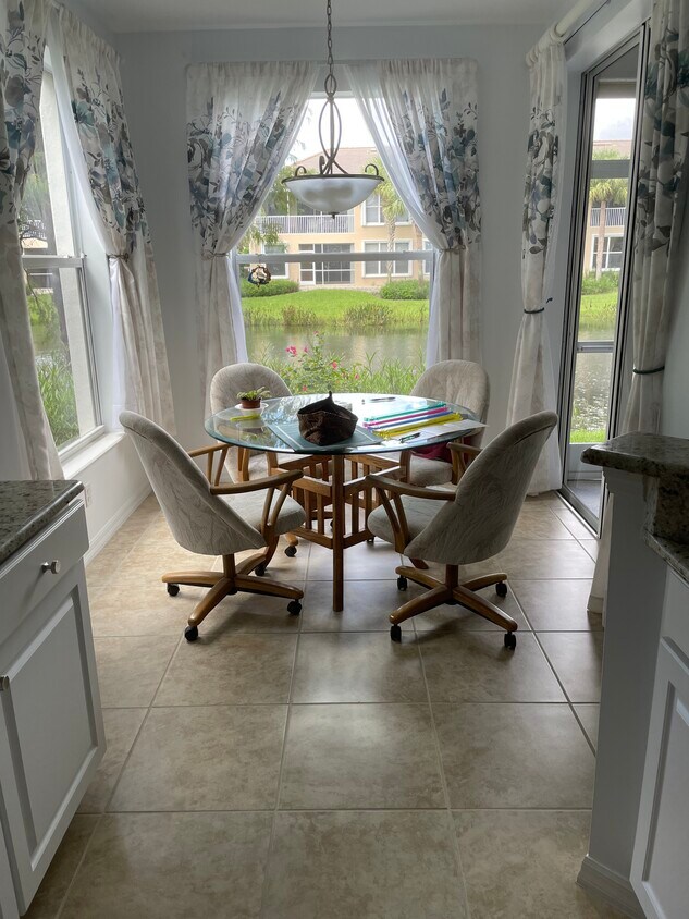 Breakfast Nook - 2644 Somerville Loop