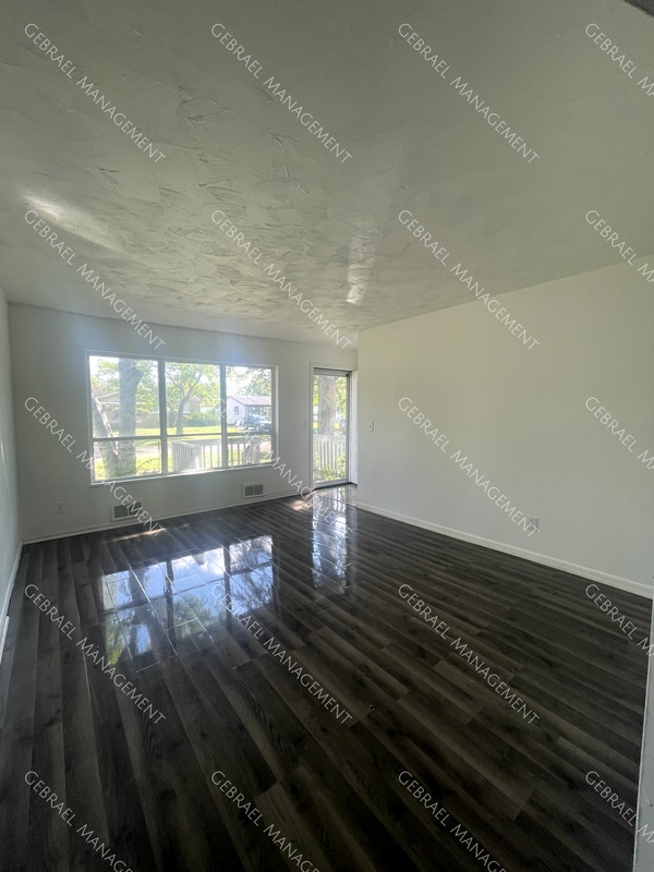 Building Photo - 808 Chatham Dr