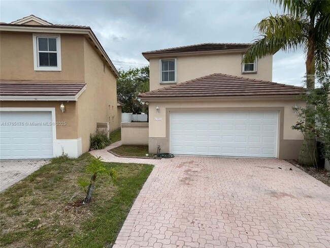 Building Photo - 6992 SW 148 Ln
