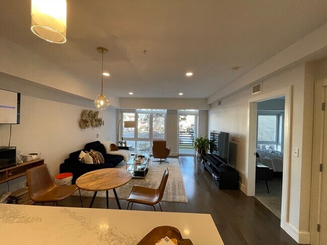 Building Photo - 262 Monsignor O'Brien Hwy