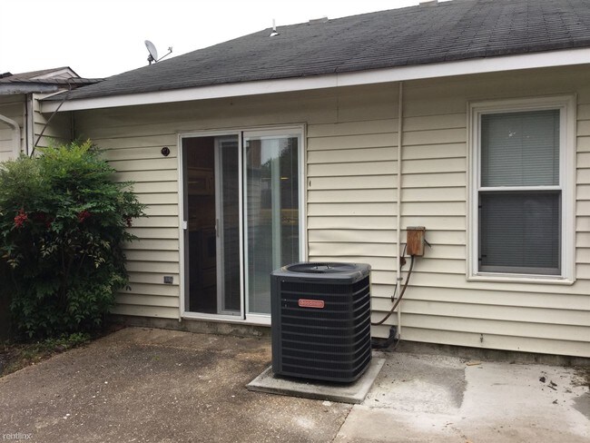 Building Photo - 815 Dora Ct