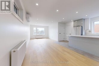 Building Photo - 148 Lambton Ave