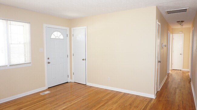 Building Photo - 6309 Lynette Cir