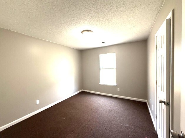 Foto del edificio - 4589 Blue River Dr