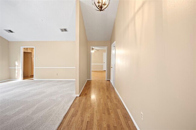 Building Photo - 25510 Cottage Hill Ln
