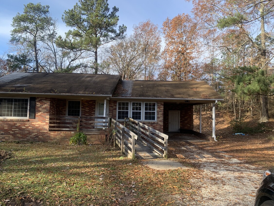 3 BR 1 bath, living room, washer, dryer, refrigerator and stove included - 325 Airport Rd