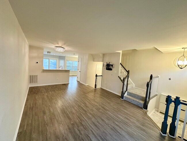 Building Photo - 20200 Brookview Square