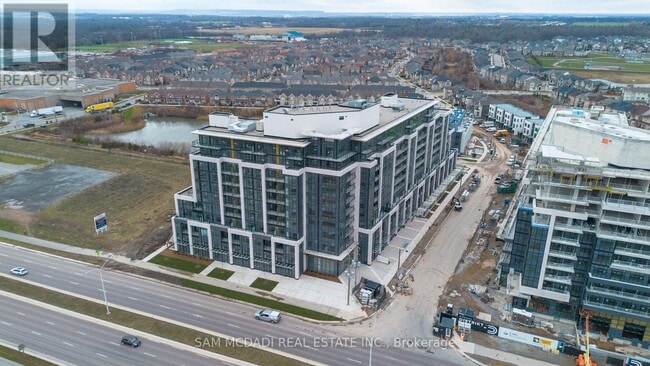 Photo du bâtiment - 405-405 Dundas St W