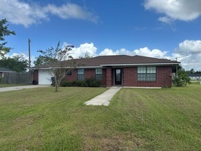 Building Photo - 209 Travis St