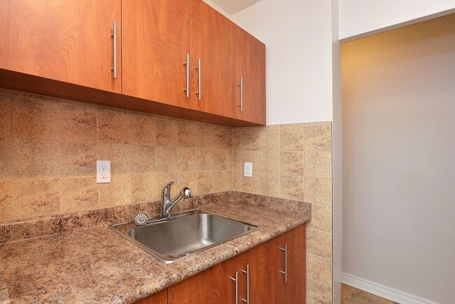 Photo du bâtiment - 407-230 Oak St