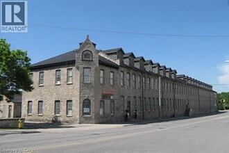 Building Photo - 25 Concession St