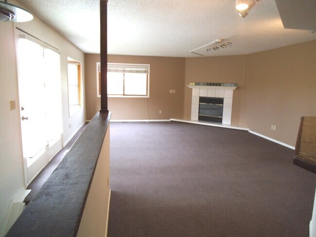 Foto del edificio - 3 Bedroom Townhome in Gold Run!