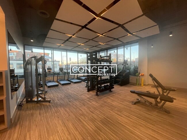 Building Photo - 525 Lincoln St