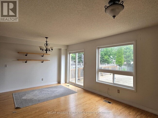 Building Photo - 61 Palomino Pl