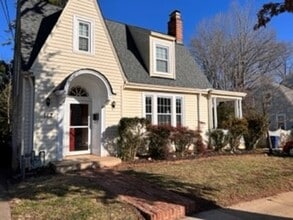 Building Photo - 167 College Ave