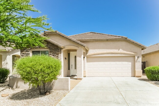 Building Photo - 2226 W Oyer Ln