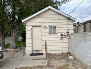 Building Photo - 644 Oak St