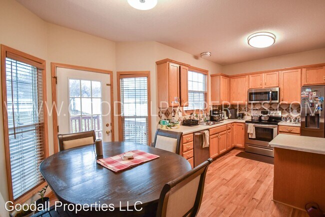 Building Photo - 4 br, 3.5 bath House - 7752 Cottonwood Lane