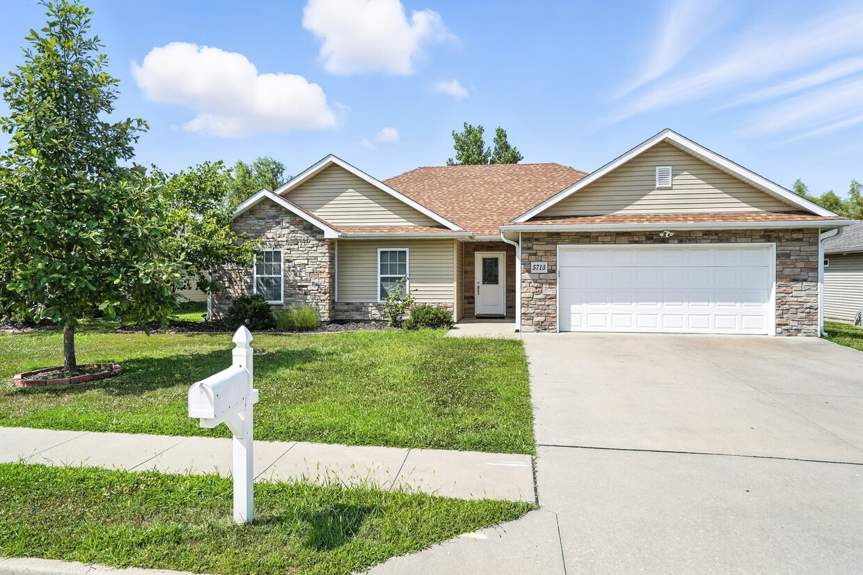 Primary Photo - 5713 Camden Cir
