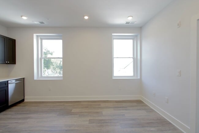 Interior Photo - The Allengrove