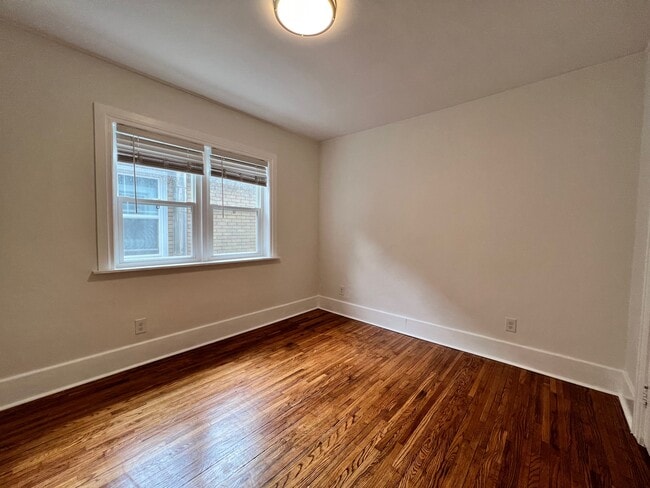 Building Photo - 934 Curry Ave