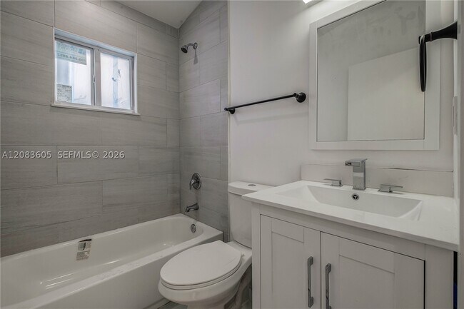 Foto del edificio - 763 NW 80th St