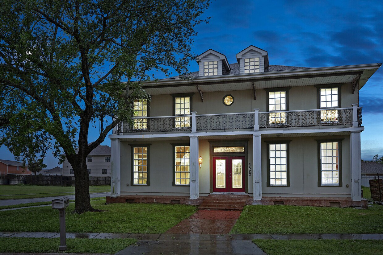 Foto principal - 3820 Evangeline Ave