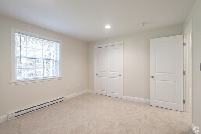 Foto del interior - Tudor Crest Apartments - 2 Autumn Way Seabrook, NH 03874