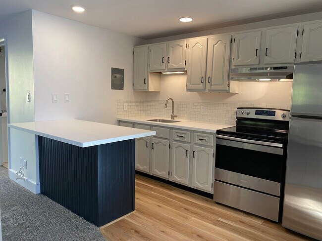 Kitchen - 10 Oakwood Rd
