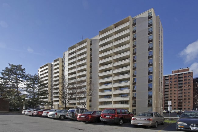 Primary Photo - Promenade Court Apartments