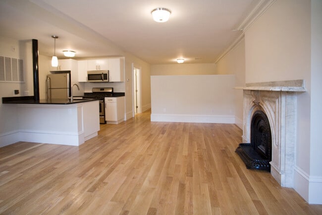 Foto del edificio - 658 Massachusetts Ave