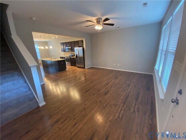 Foto del edificio - 8040 Rutland Village Dr