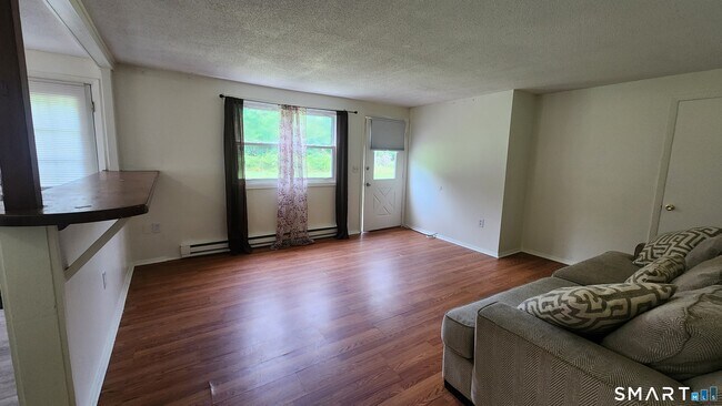 Building Photo - 14 White Oak Rd