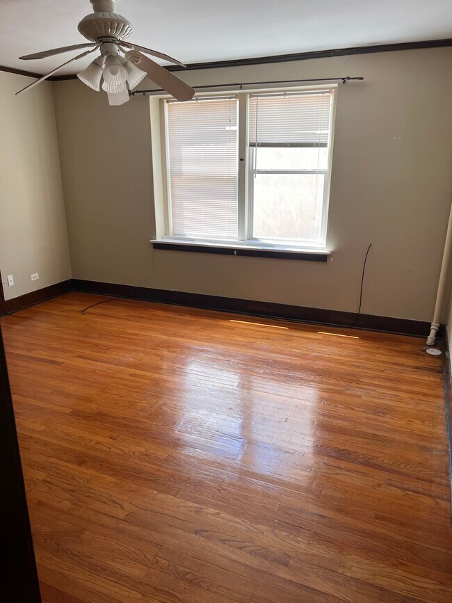 Foto del edificio - 413 N Main St