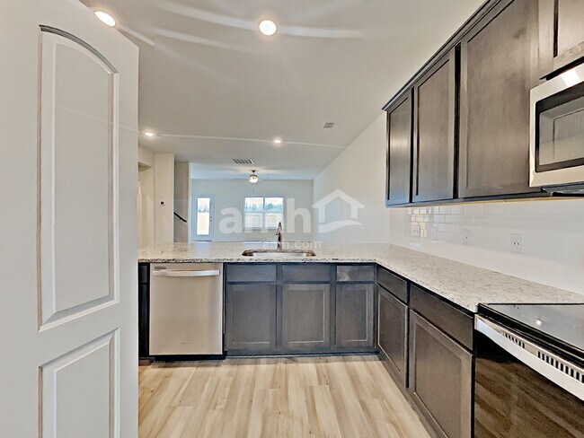 Foto del edificio - 3137 Bowen St