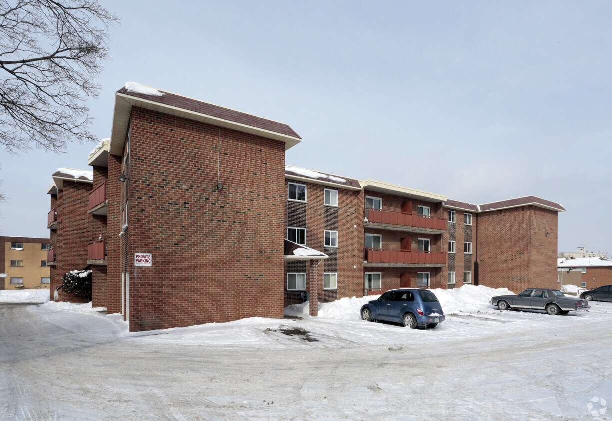 Building Photo - 77 Brybeck Cres