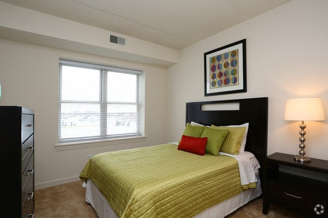 Building Photo - 301 Riverwalk Place