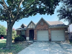 Building Photo - 3007 Pinecrest Dr