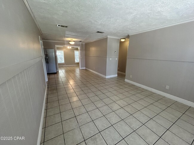 Building Photo - 16238 E Lullwater Dr