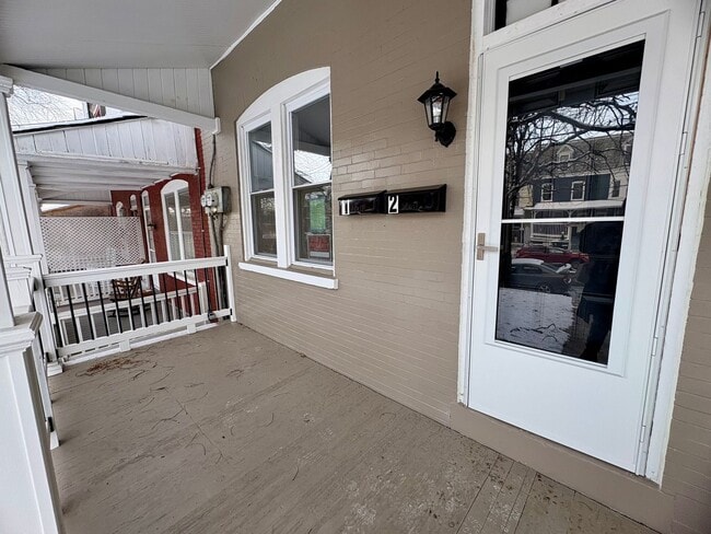 Building Photo - 320 S Ann St