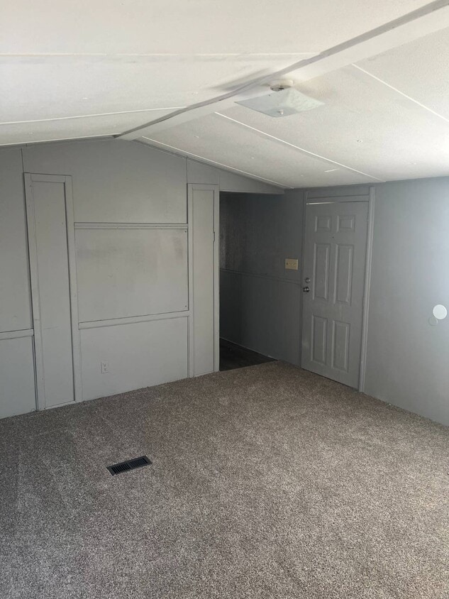 Building Photo - 200 E Zora St