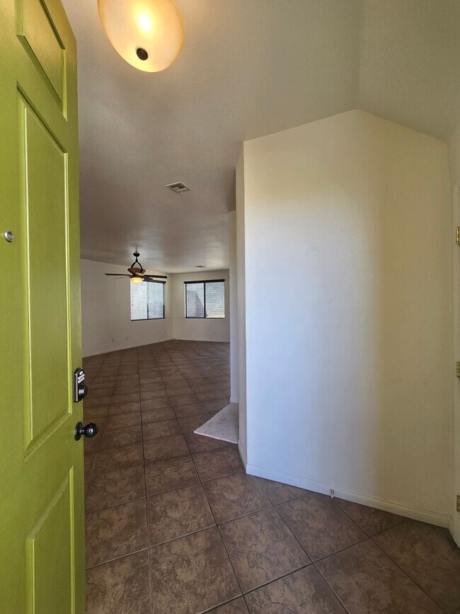 Building Photo - 9164 Craven Ave
