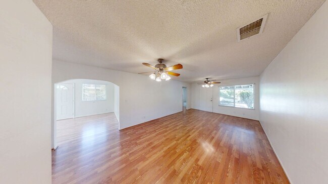Foto del edificio - Peacock Valley HOA 2 Bedroom 1 Bathroom  5...