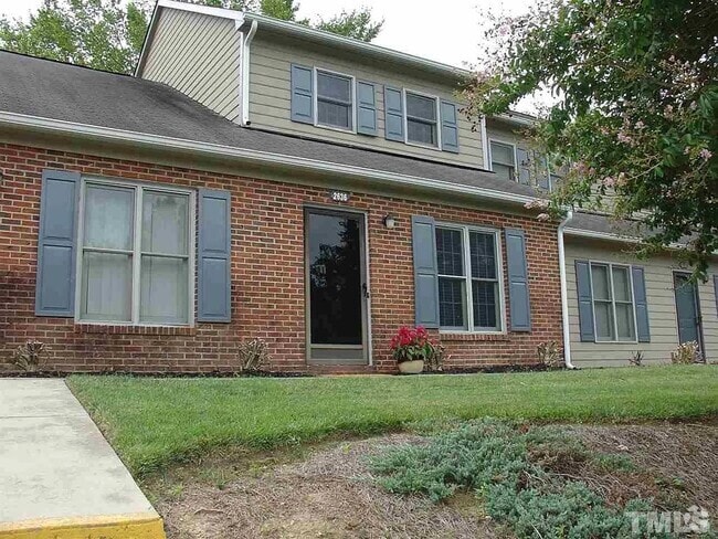 Building Photo - 2636 Hitchcock Dr
