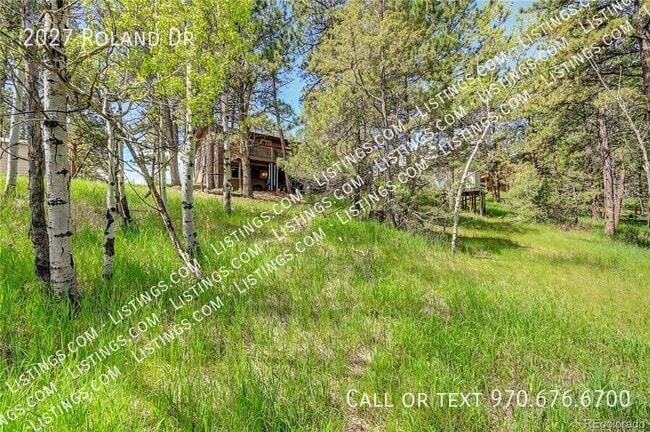 Building Photo - 2027 Roland Dr