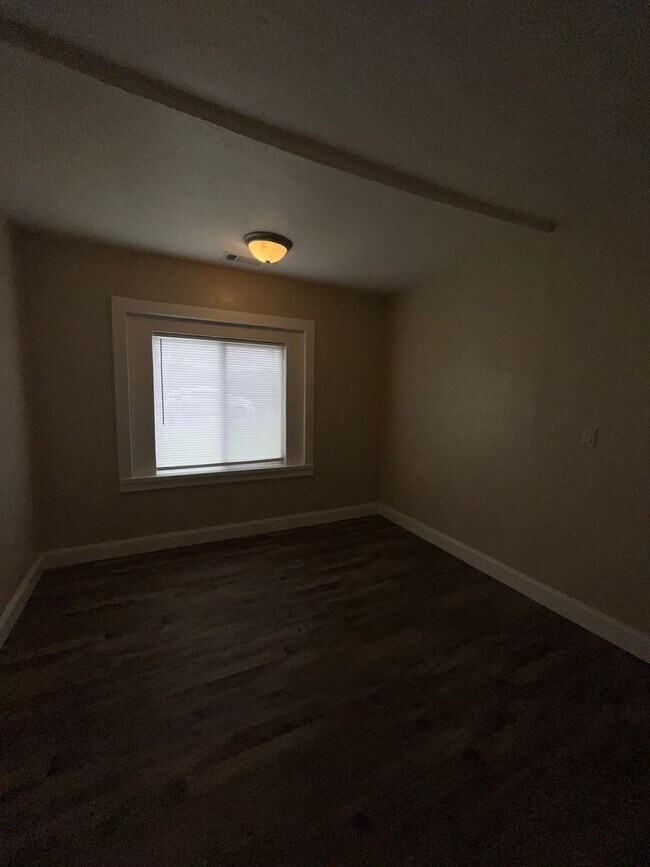 Foto del edificio - Updated Country home available Now!